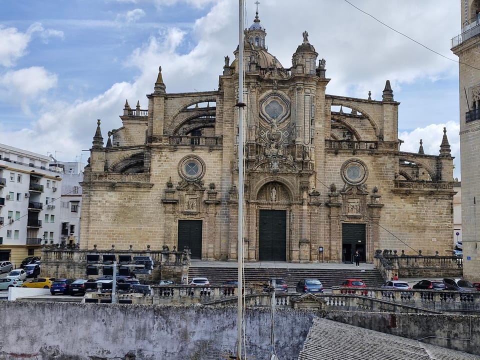 Nearby landmark, Landmark view