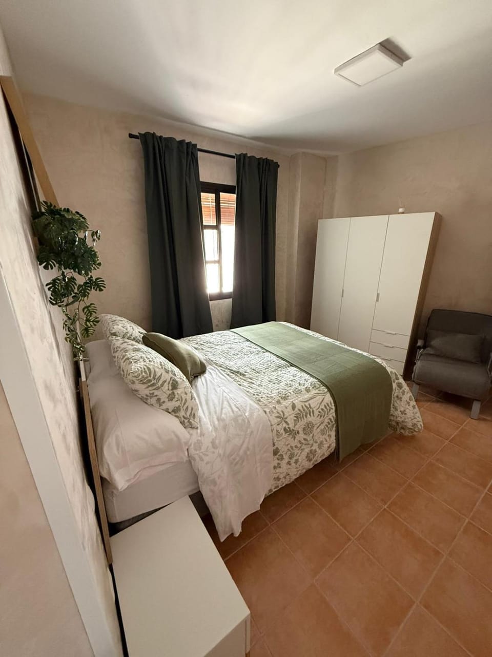 Bedroom, wardrobe
