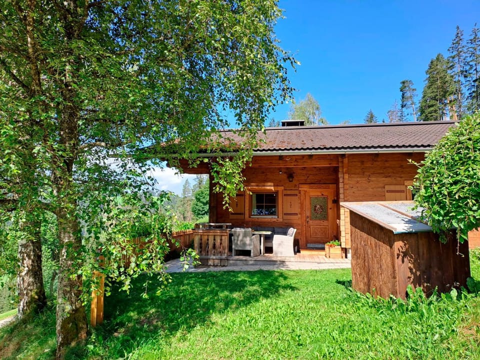 Property building, Spring, Summer, Garden, Balcony/Terrace