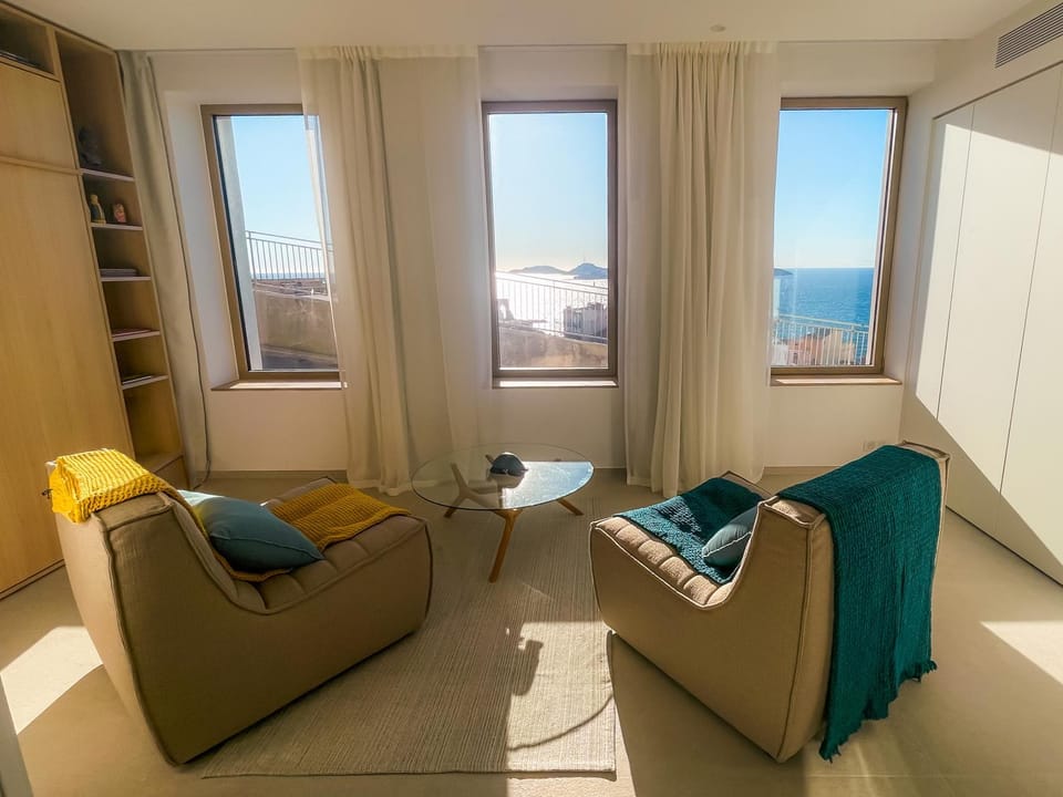 Living room, Sea view