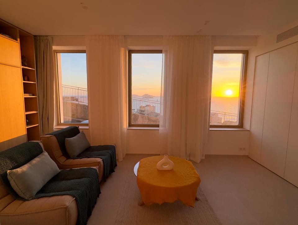 Living room, Sunset