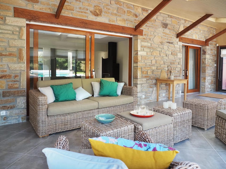 Day, Living room, Dining area