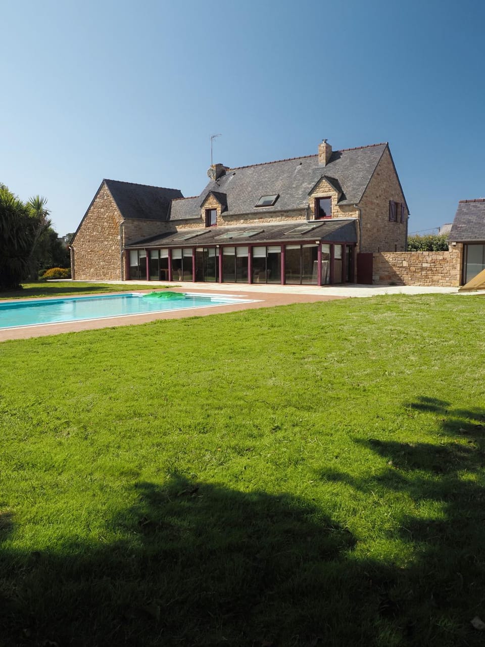 Property building, Day, Garden, Garden view, Pool view, Swimming pool