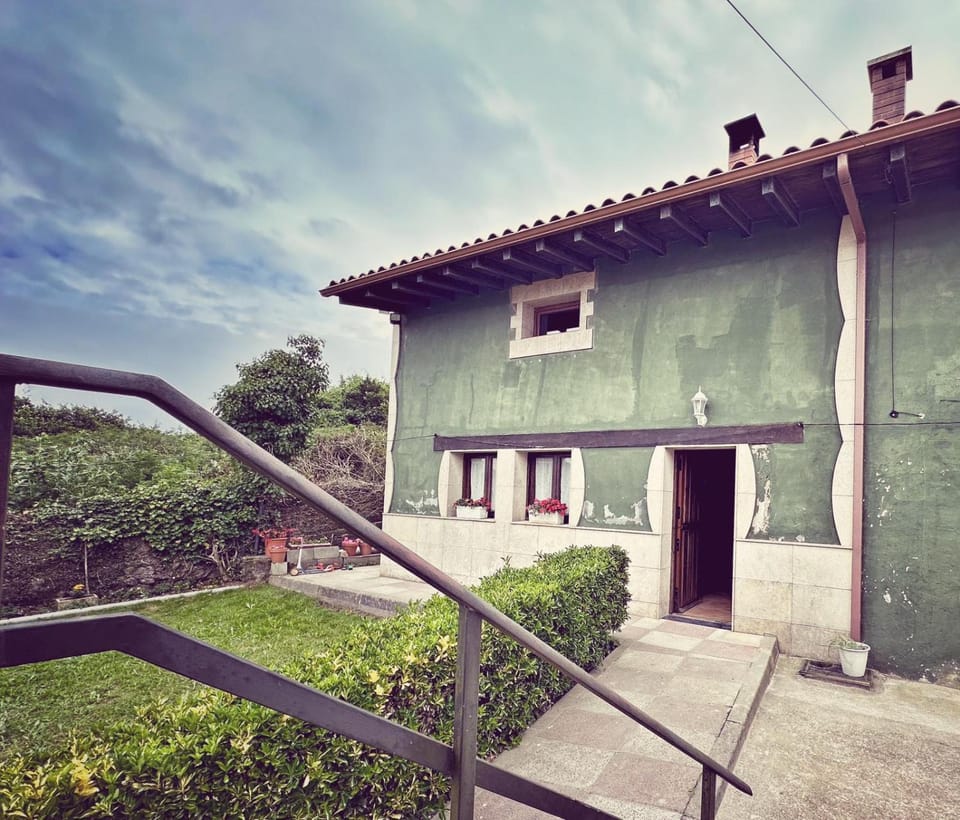 La casita de la venta House in Western coast of Cantabria