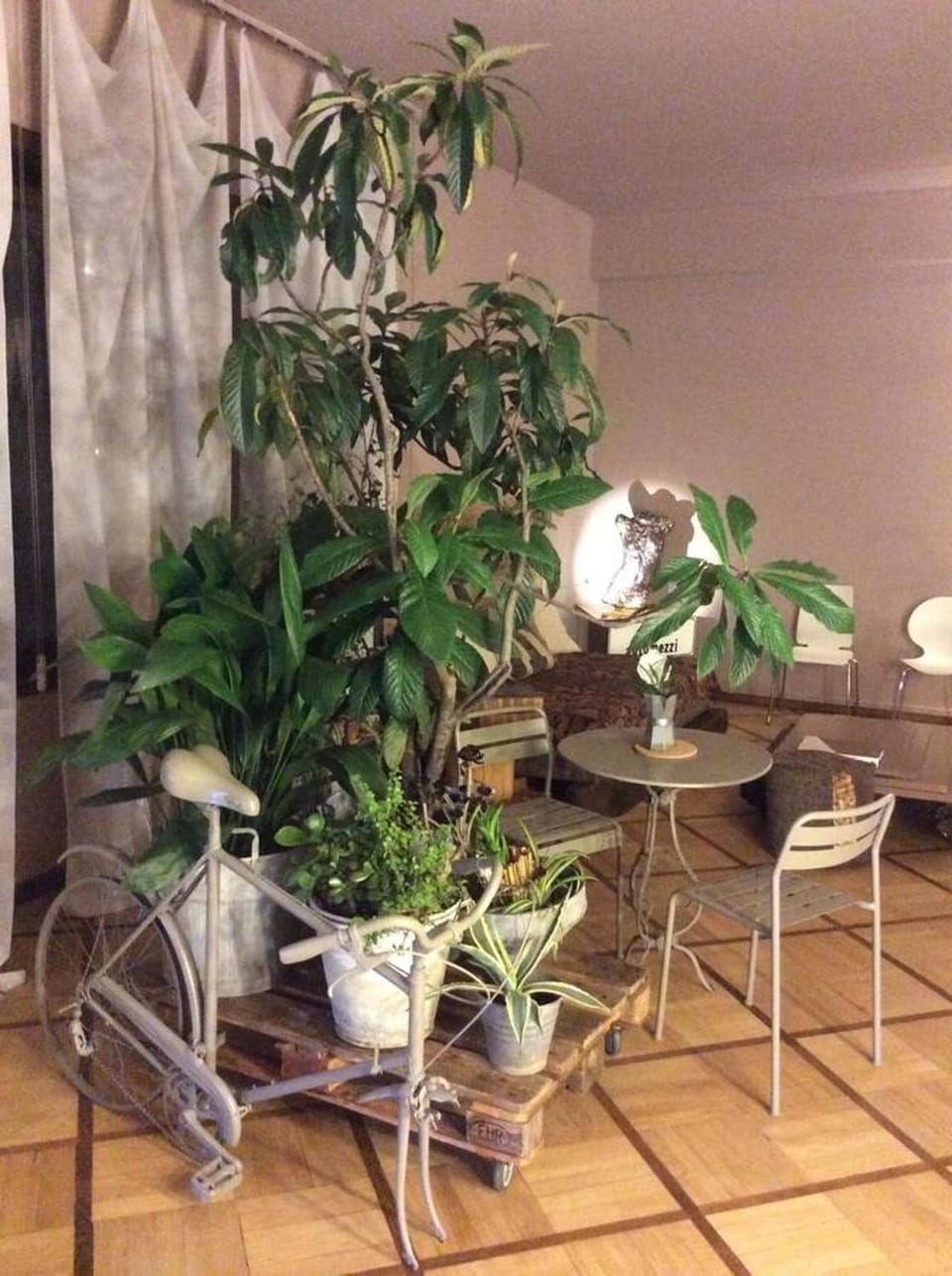 Communal lounge/ TV room, Lobby or reception, Decorative detail