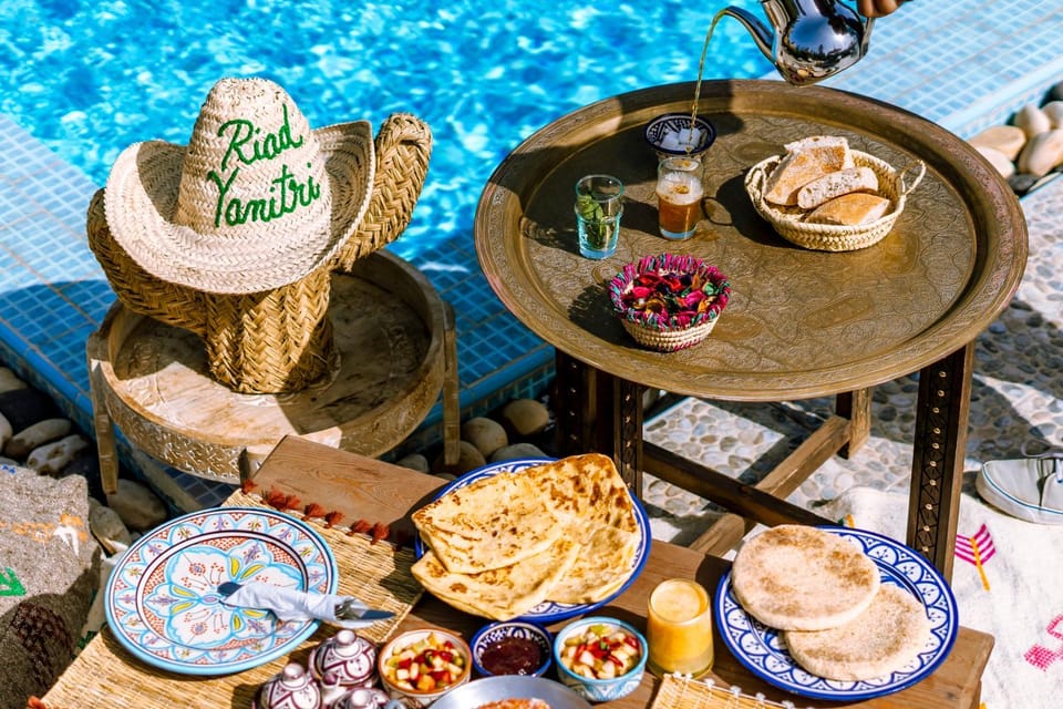 Food and drinks, Food, Pool view, Swimming pool, Breakfast, Drinks