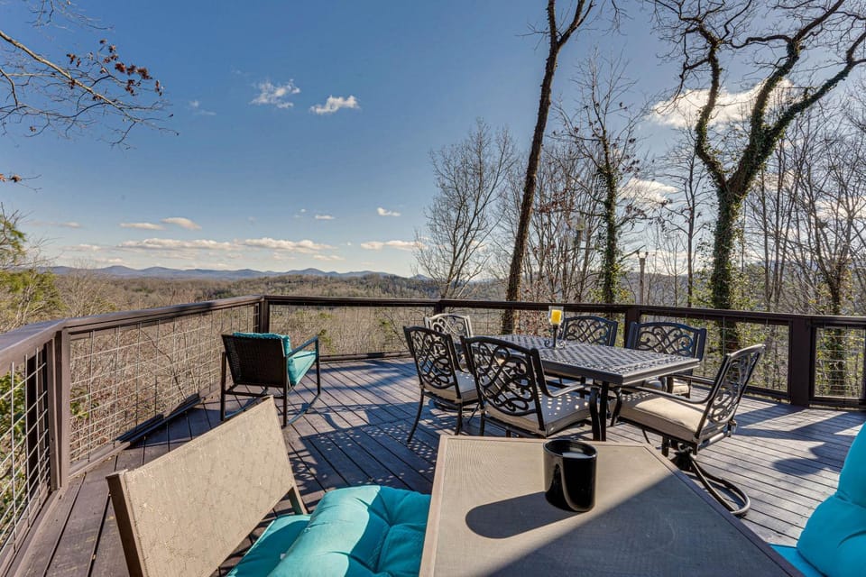 Mountaintop Blue Ridge Cabin: 2 Mi to Downtown Cabin in Blue Ridge