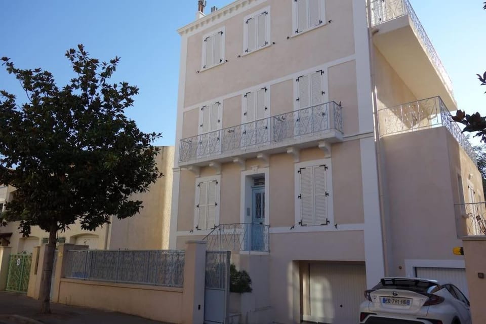 Property building, Parking