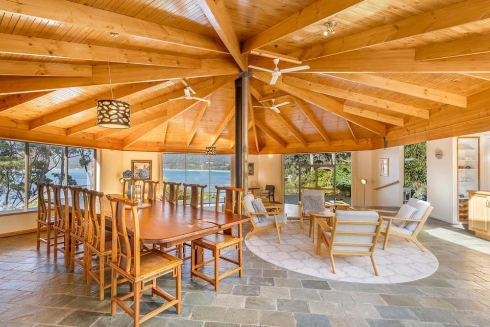 Osprey Lodge House in Eaglehawk Neck