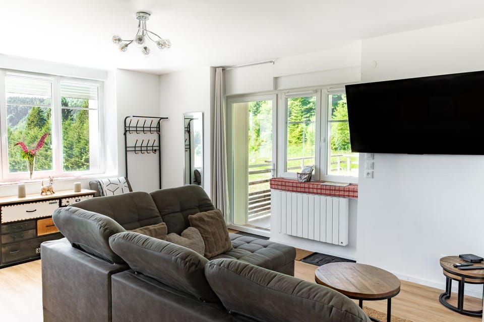 TV and multimedia, Living room, Seating area