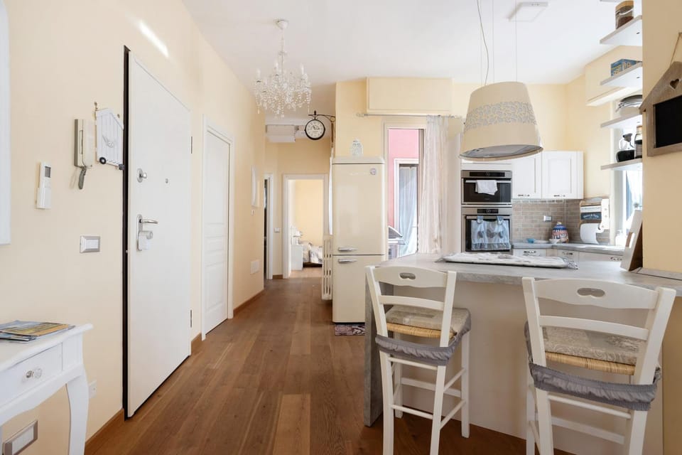 Property building, Kitchen or kitchenette, Living room