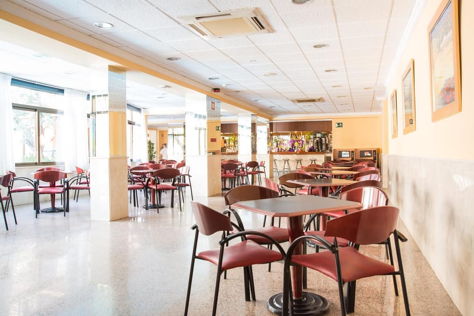 Lounge or bar, Lounge or bar