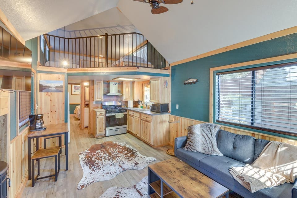 Peaceful Lake Almanor Hideaway, Fish, Hunt and Hike! House in Lake Almanor