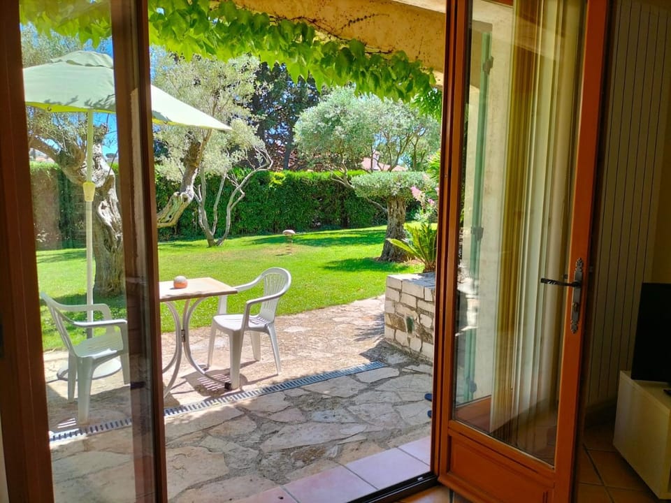 Garden, Dining area, Garden view