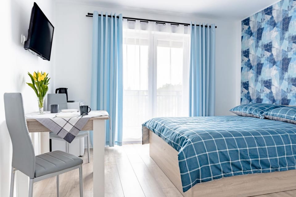 Bed, Photo of the whole room, hair dresser