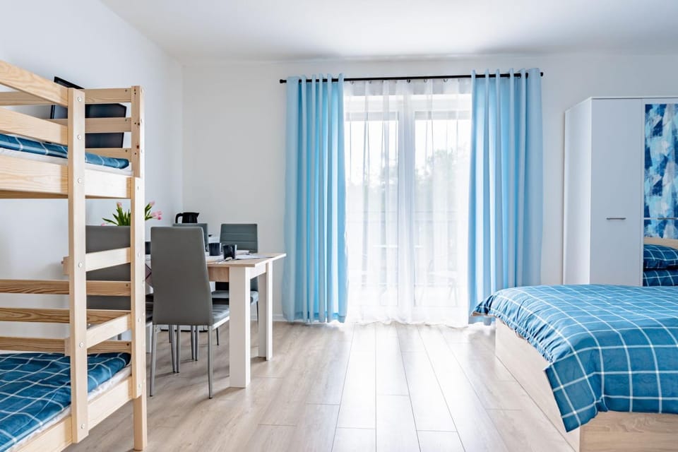 Bed, Photo of the whole room, bunk bed, hair dresser