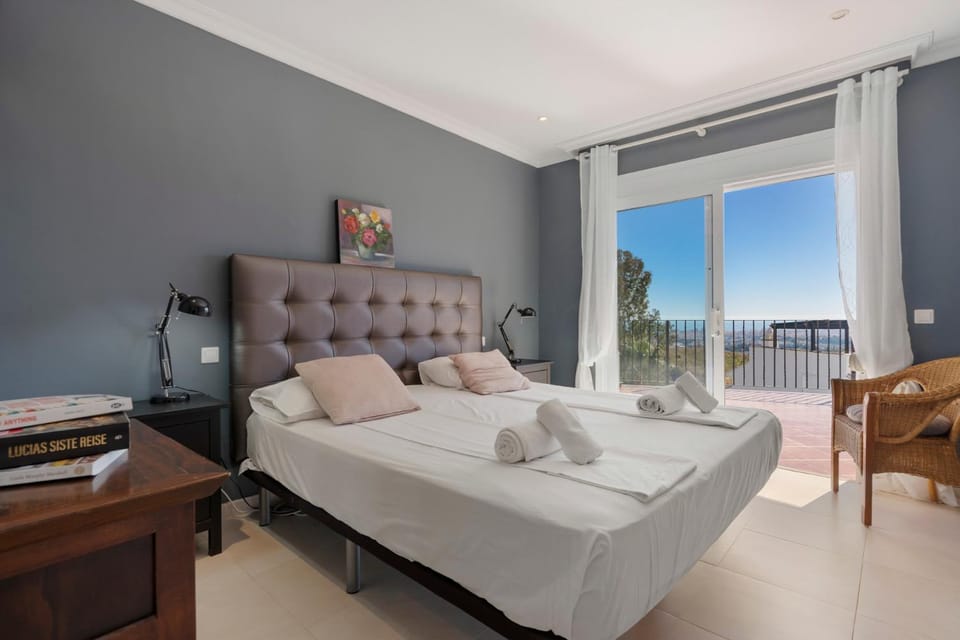 Bed, Other, Bedroom