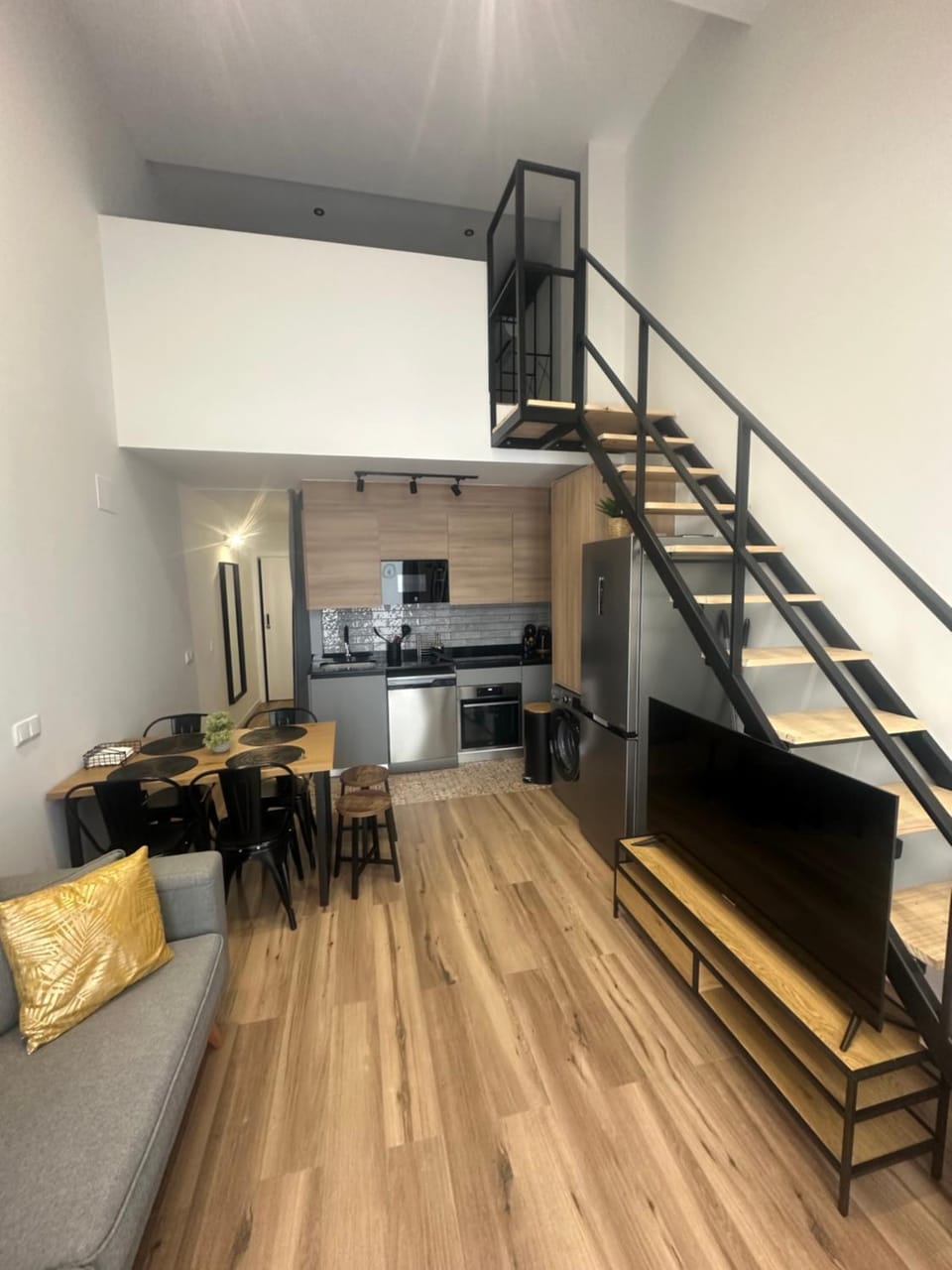 Kitchen or kitchenette, Living room