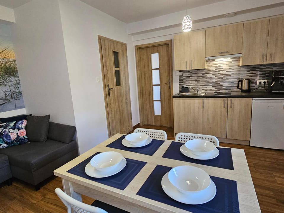 Kitchen or kitchenette, Living room, Seating area, Dining area, pet friendly, stove