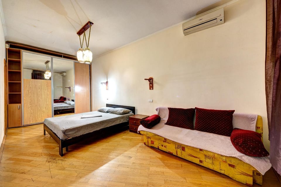 Bed, Bedroom, air conditioner