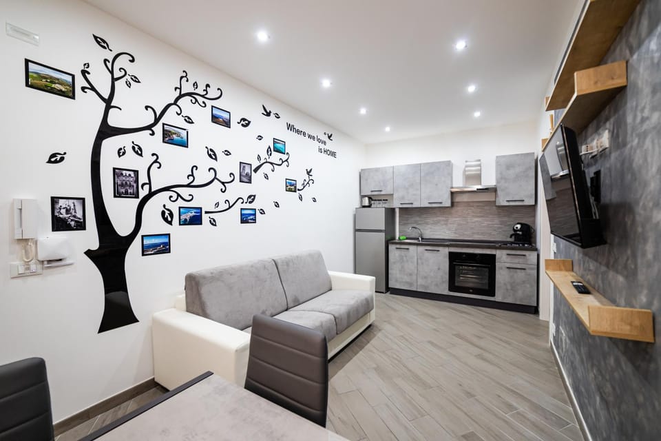 Kitchen or kitchenette, Living room, Seating area, pet friendly, stove