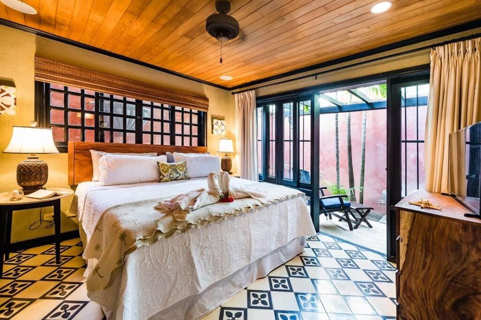 Luxury Villa, near the Beach with a Private Pool House in Playa Langosta
