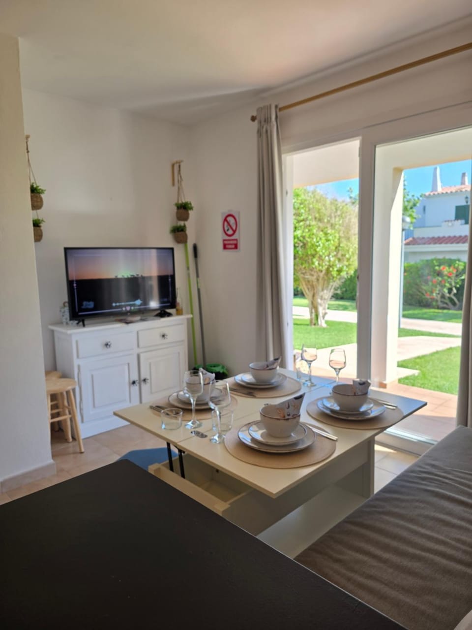 TV and multimedia, Dining area