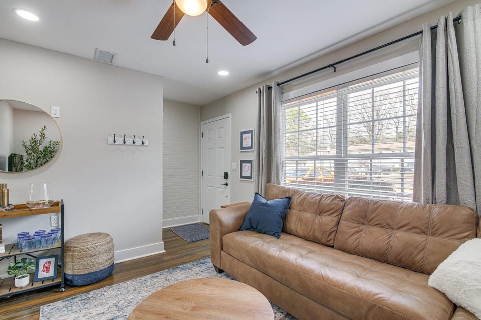 Condo w/ Pool: Walk to University of Mississippi! House in Oxford