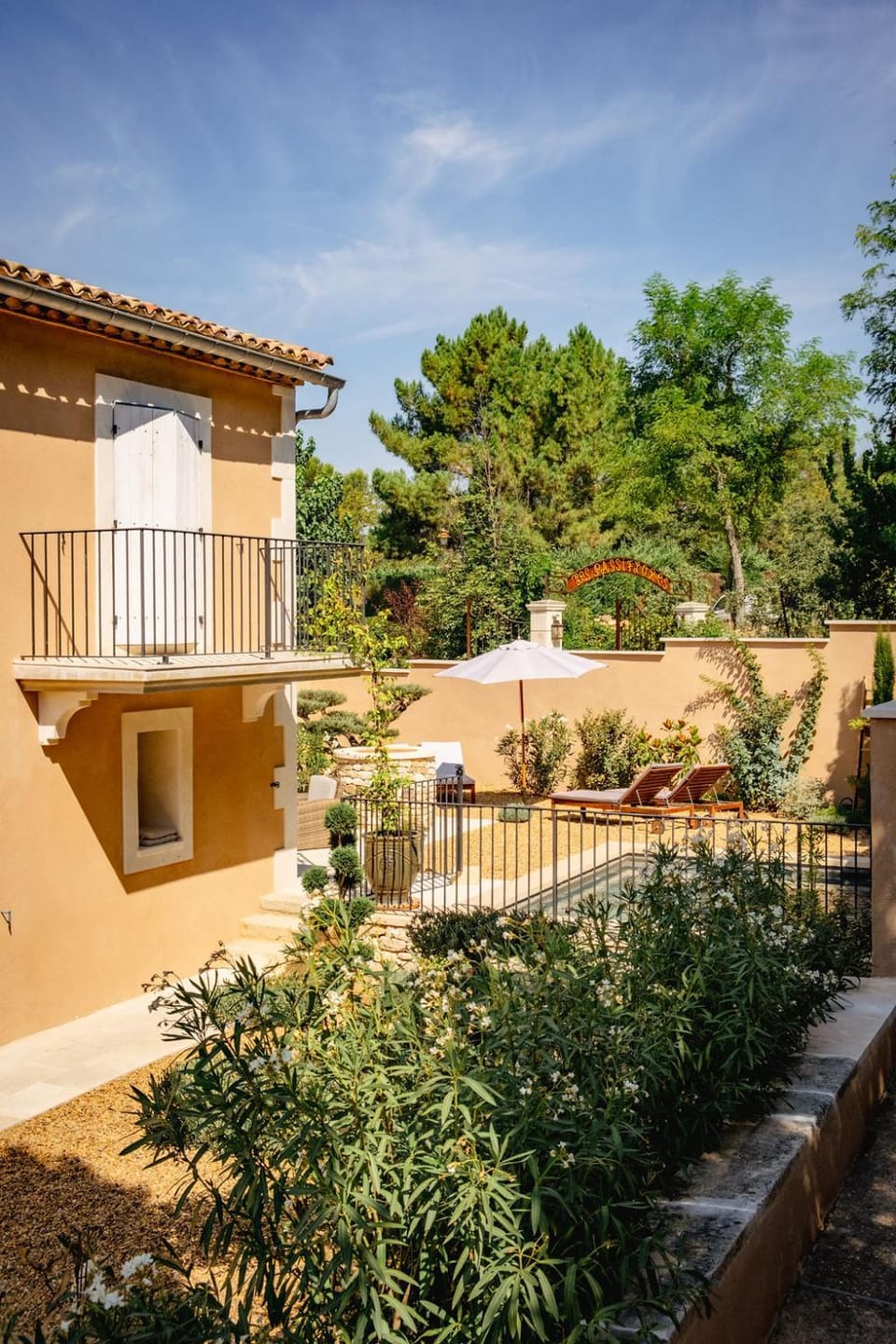 Property building, Garden, Garden view, Swimming pool