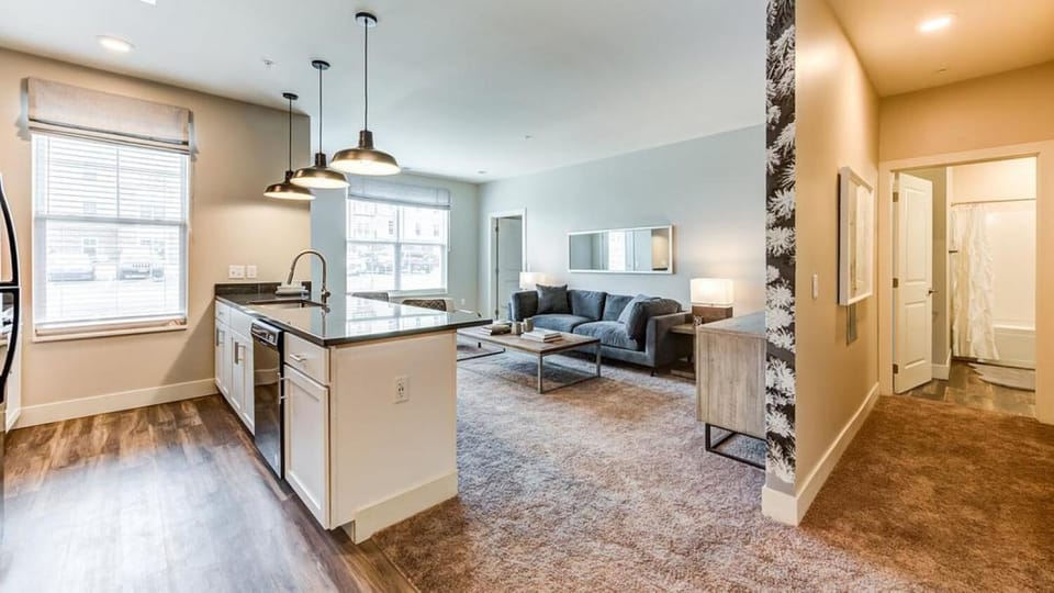 Landing - Modern Apartment with Amazing Amenities (ID1358X328) Apartment in Toledo