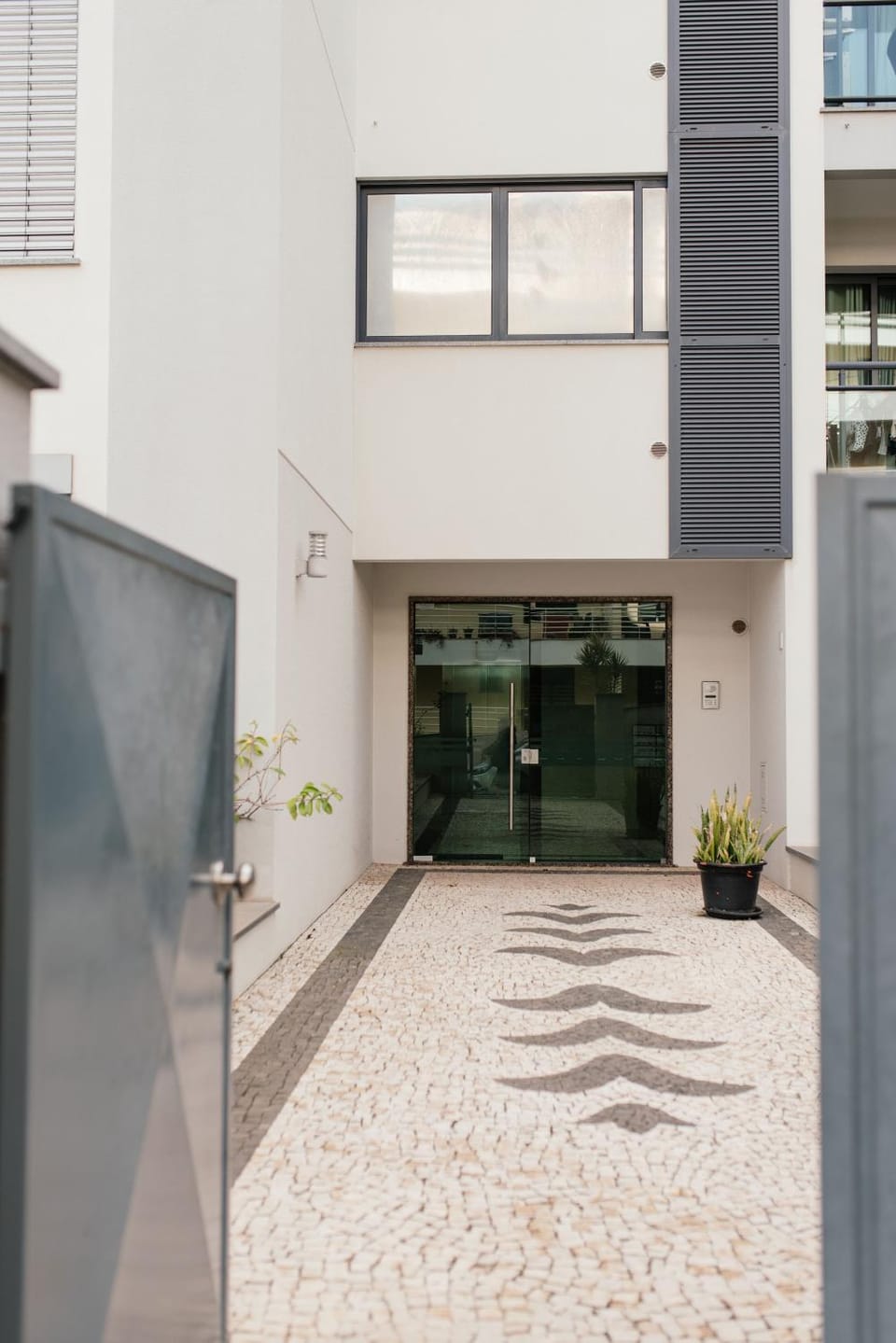 Luxurious Lido-Sun Island X1V Apt.Free parking Apartment in Funchal