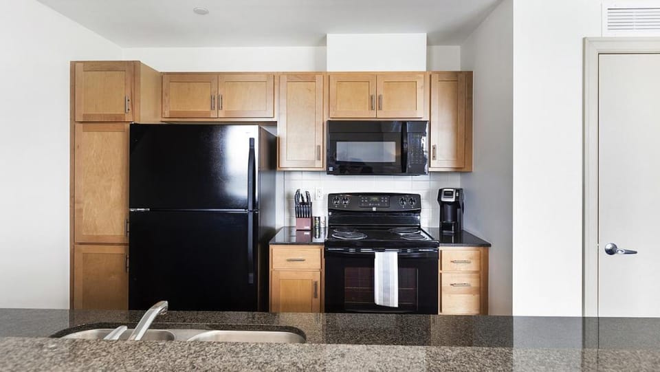 Landing - Modern Apartment with Amazing Amenities (ID9312X01) Apartment in Windsor