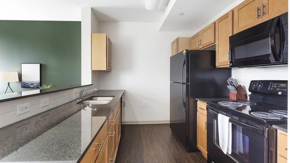 Landing - Modern Apartment with Amazing Amenities (ID9312X01) Apartment in Windsor