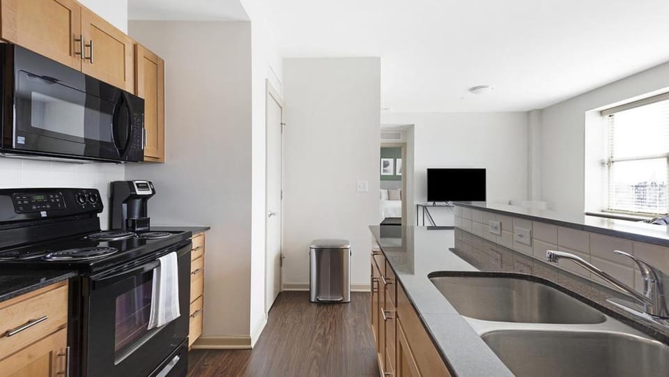 Landing - Modern Apartment with Amazing Amenities (ID9312X01) Apartment in Windsor