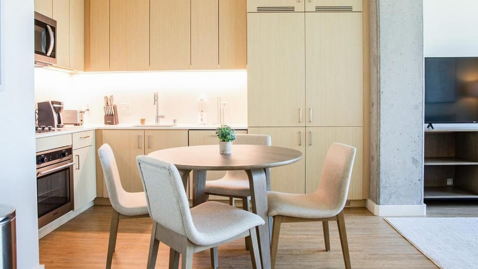 Landing Modern Apartment with Amazing Amenities (ID2480X10) Apartment in Oakland