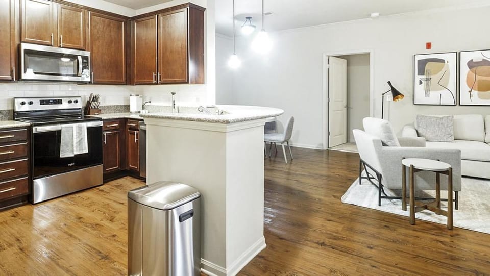 Landing Modern Apartment with Amazing Amenities (ID5391X59) Apartment in Huntsville