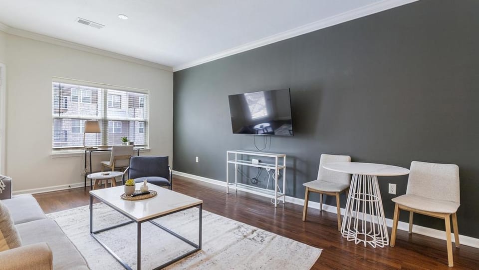 Landing Modern Apartment with Amazing Amenities (ID1193X0) Apartment in Overland Park