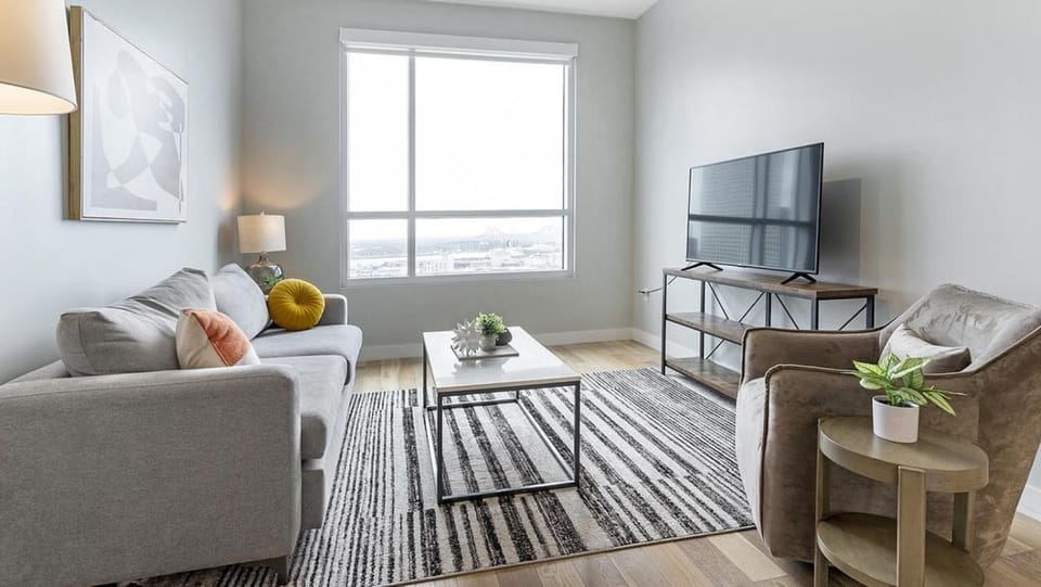 Landing Modern Apartment with Amazing Amenities (ID6981X71) Apartment in Warehouse District