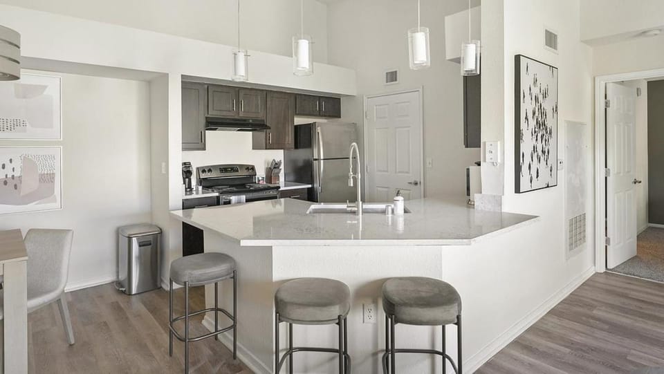 Landing Modern Apartment with Amazing Amenities (ID1167X009) Apartment in El Paso