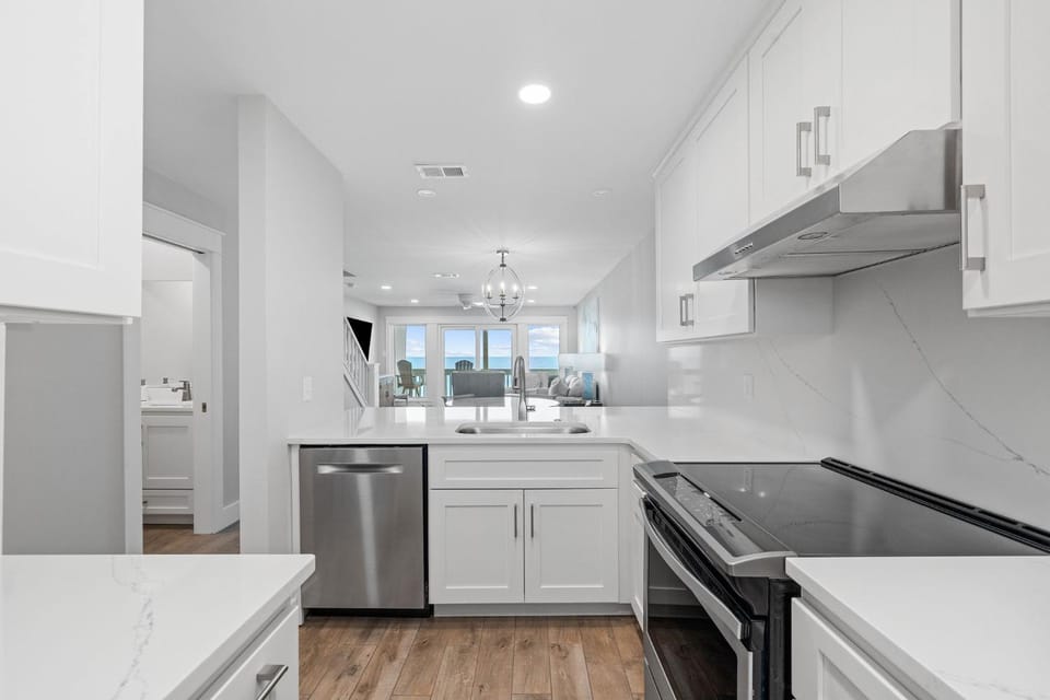 Kitchen or kitchenette, kitchen