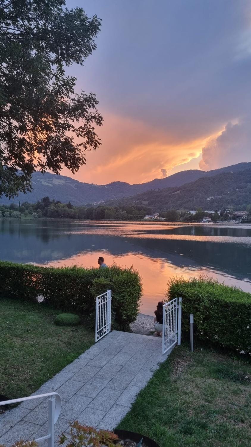 Casa Rossa al Lago - Apt Terrazza Apartment in Province of Brescia