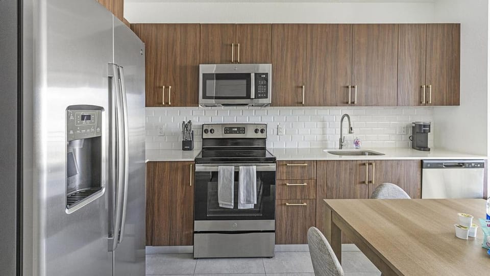 Landing Modern Apartment with Amazing Amenities (ID1402X307) Apartment in Miami