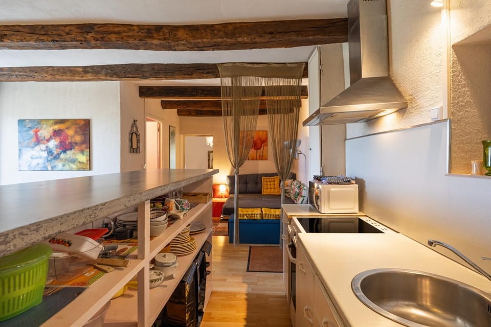 Property building, Kitchen or kitchenette, Living room