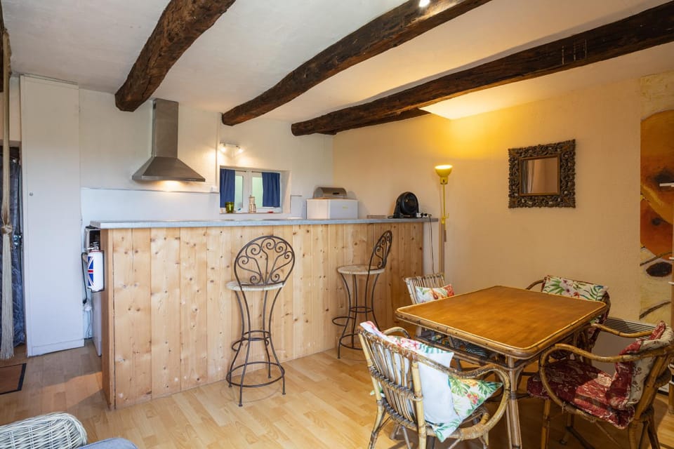 Maison En Pierres Proche Agnac House in Auvergne-Rhône-Alpes
