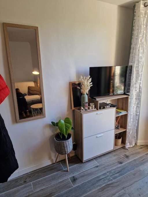 Duplex dans maison de village Apartment in Cagnes-sur-Mer