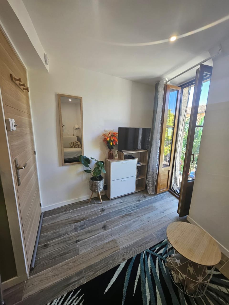 Duplex dans maison de village Apartment in Cagnes-sur-Mer