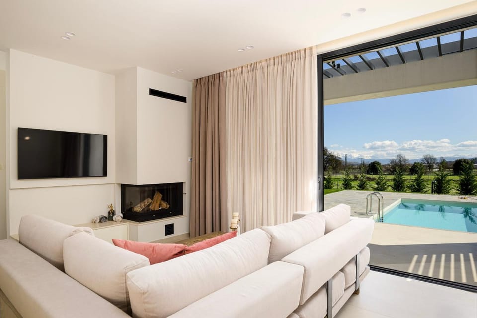 Day, TV and multimedia, Living room, Seating area, Pool view, Swimming pool