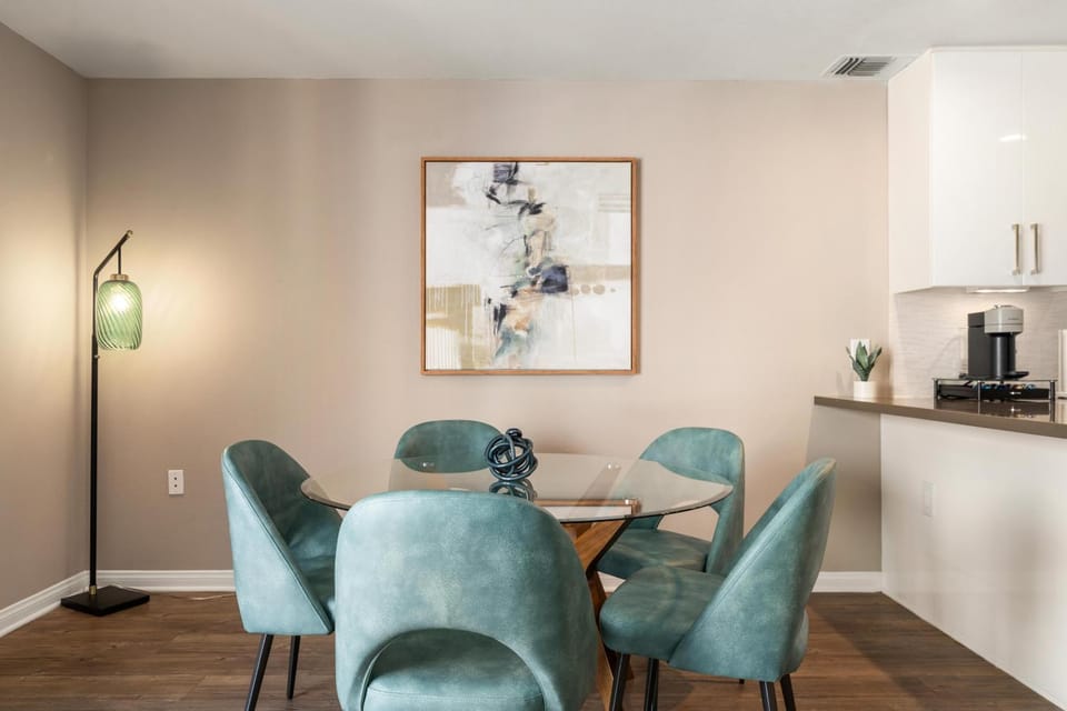 Kitchen or kitchenette, Living room, Dining area