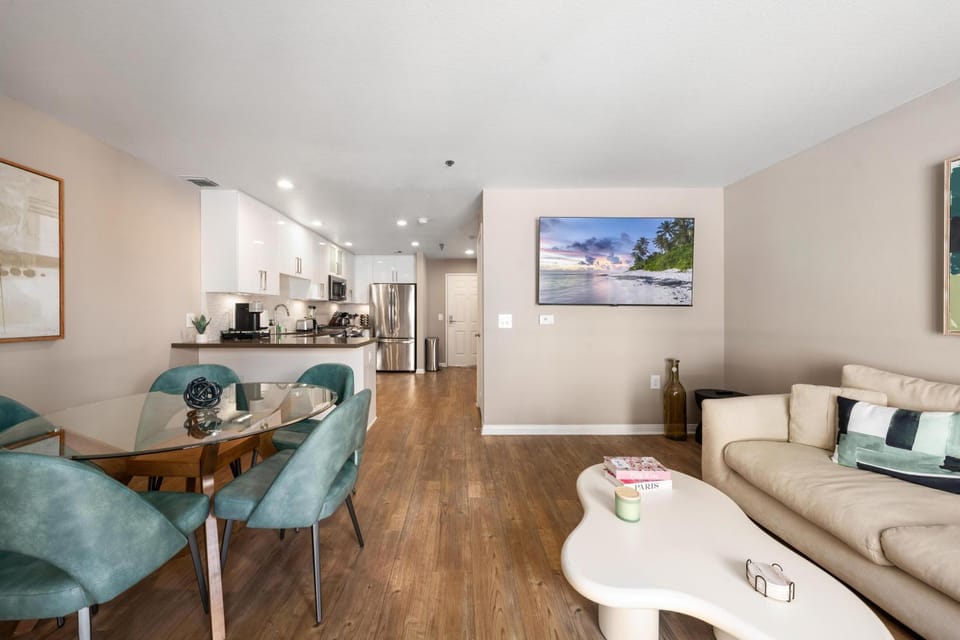 TV and multimedia, Living room, Dining area, minibar