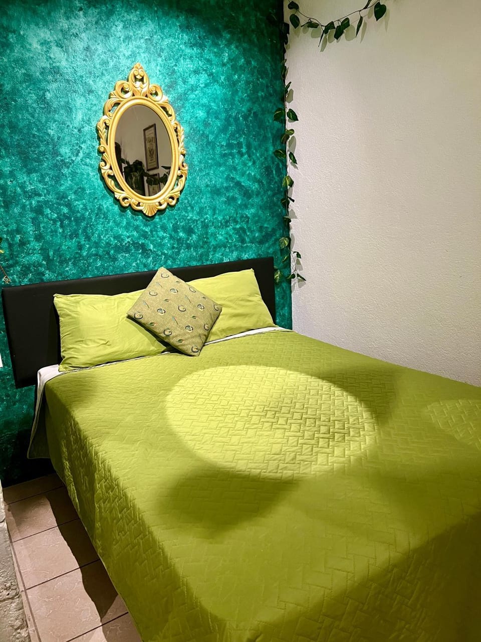 "The Enchanted Forest" inside The Alchemist Café - Shuttle services available Bed and Breakfast in Antigua Guatemala